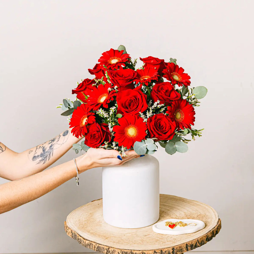 4-Florist-Secrets-to-Make-Your-Flowers-Last-Longer Flora Queen